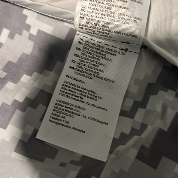 Mens Adidas size small wind breaker light jacket - Picture 8 of 9